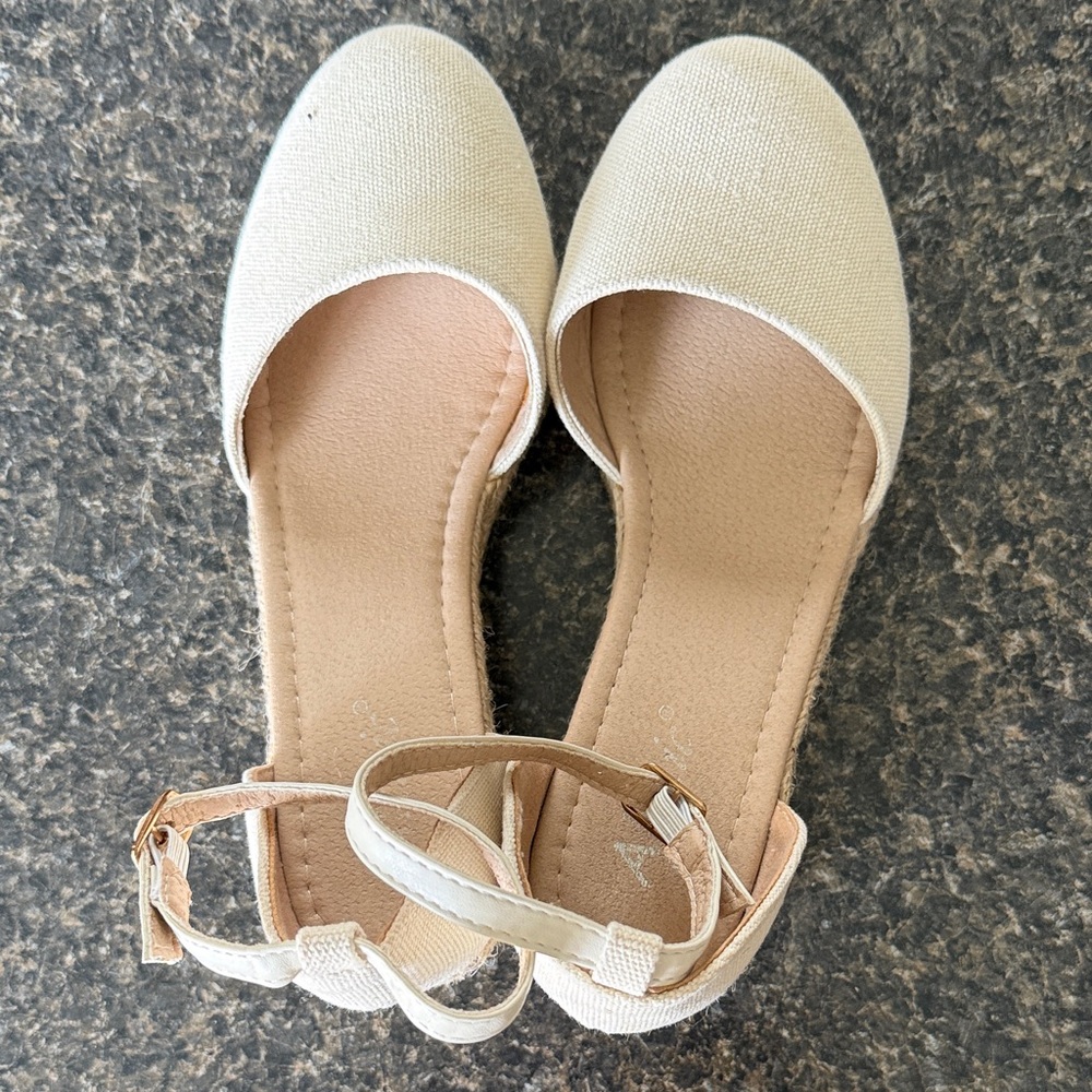 Womens Cream Ankle-Strap Altxic Flats